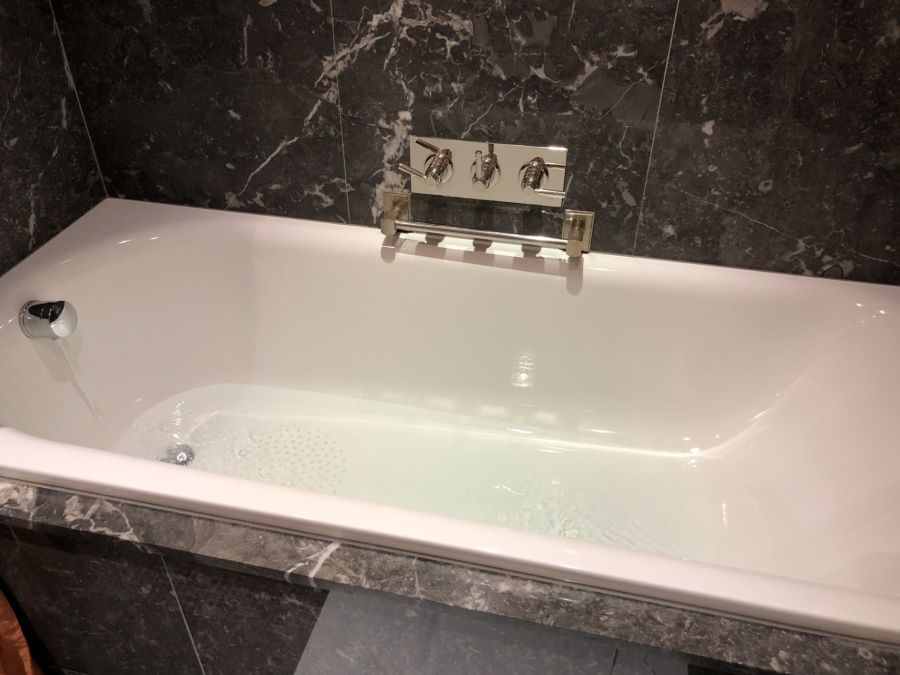 Bathtub reglazing by JP Glazing